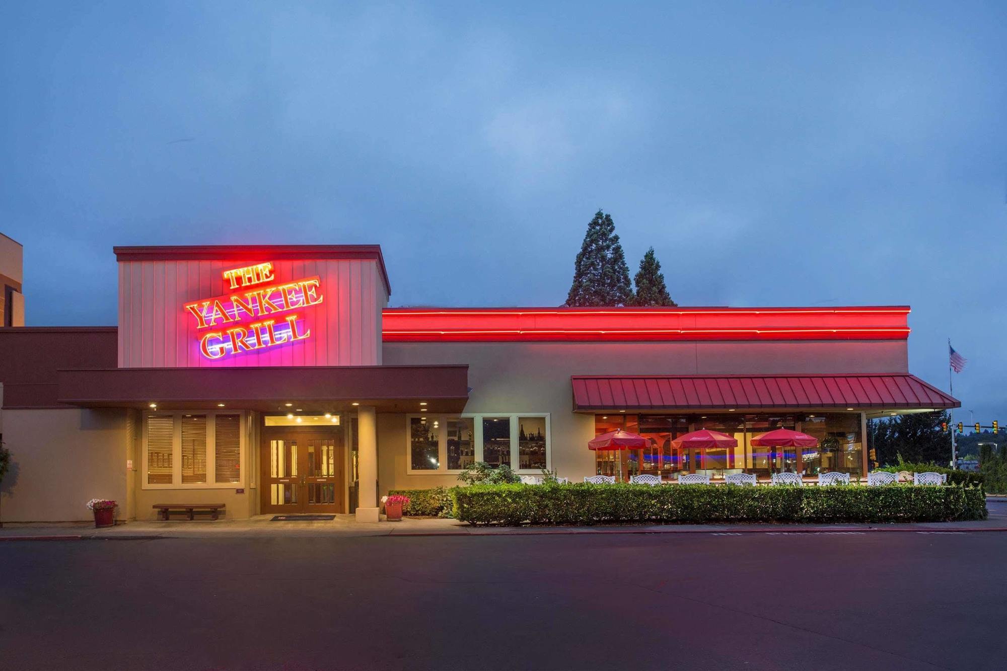 Red Lion Hotel & Conference Center - Seattle/Renton Buitenkant foto